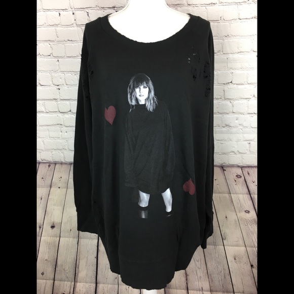 Taylor Swift Tops - 🌺SOLD🌺Taylor Swift distressed oversized